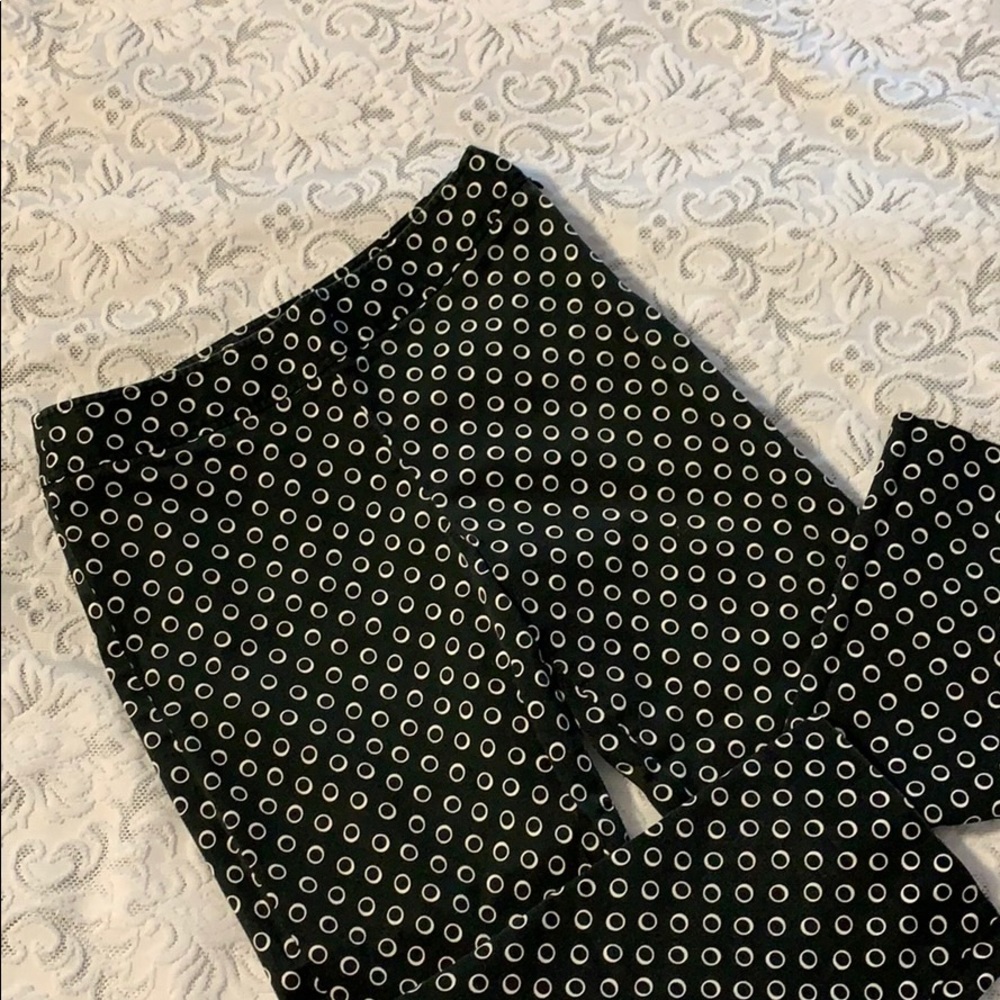Retro/vintage/chic black and white cropped capri pants with polka dots-size 8